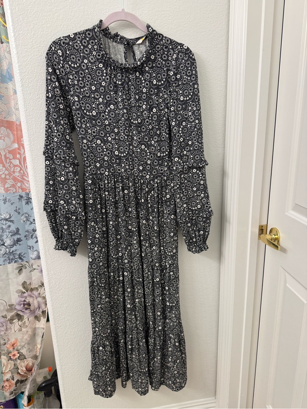Boden Black and White Floral Long Sleeve Maxi Dress size 4R Women’s Dotty Daisy